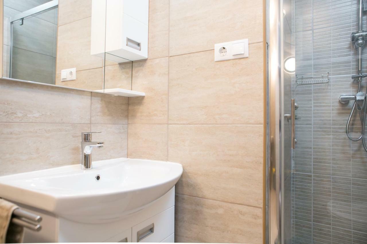 Starlight Apartment Mezokovesd Ngoại thất bức ảnh
