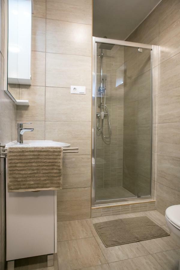 Starlight Apartment Mezokovesd Ngoại thất bức ảnh